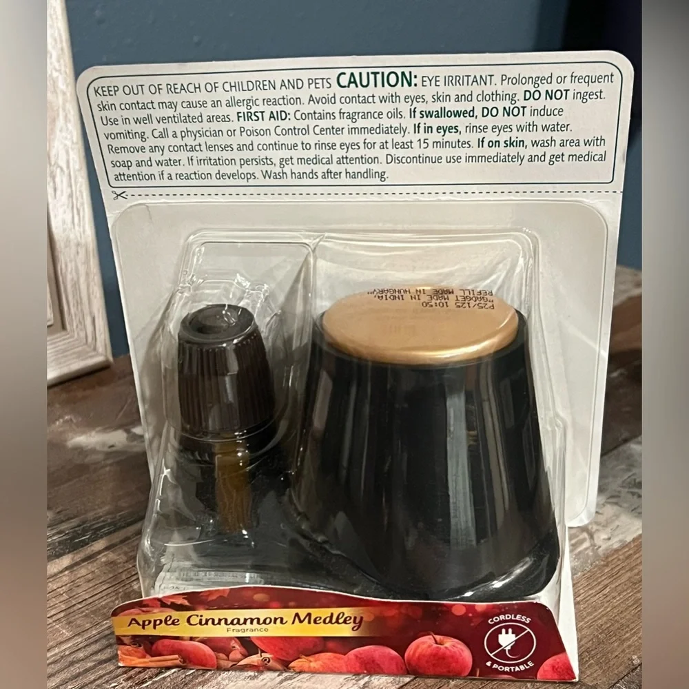 Air Wick Essential Mist Limited Edition Apple Cinnamon Medley Glowing Diffuser!
